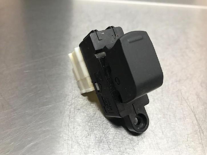 COMMUTATEUR VITRES ELECTRIQUES Suzuki SX4 S-Cross (JY), Autos : Pièces & Accessoires, Autres pièces automobiles, Suzuki, Utilisé