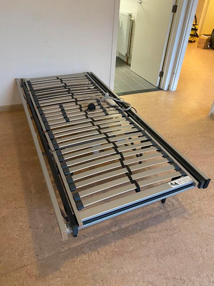 Elektrisch bed 2 motoren 90x200, Huis en Inrichting, Slaapkamer | Matrassen en Bedbodems, Zo goed als nieuw, Bedbodem, 90 cm, 200 cm