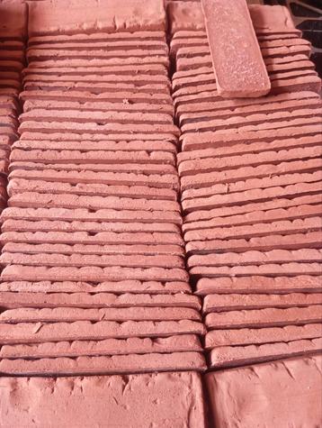   Rode steenstrips — Decoratieve baksteen — Stijl beschikbaar voor biedingen