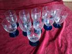 11 wijnglazen  met blauwe voet doos 1 kast, Verzamelen, Glas en Drinkglazen, Ophalen, Zo goed als nieuw