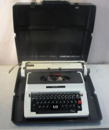 Machine à écrire Prima Retro de Hermès dans un sac de transp