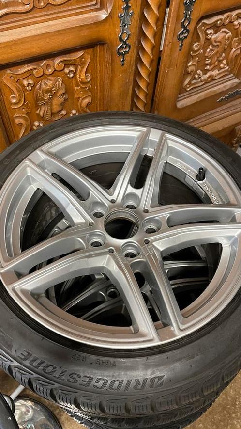 4 pneus Bridgestone 225/45 R17 sur jantes, Autos : Pièces & Accessoires, Pneus & Jantes, Pneus et Jantes, Pneus hiver, 17 pouces