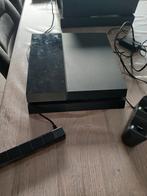 Playstation 4 met toebehoren en 4 spelletjes, Games en Spelcomputers, Ophalen, Met games, Zo goed als nieuw, Met 1 controller