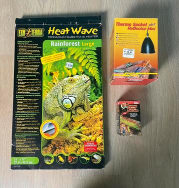Diverse toebehoren voor terrarium beschikbaar voor biedingen