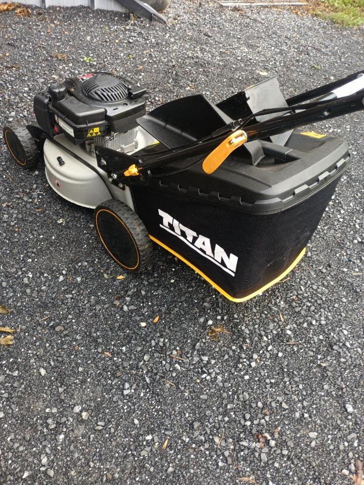 Tondeuse a gazon autotractée 46 cm de coupe, Tuin en Terras, Grasmaaiers, Zo goed als nieuw, Benzine-grasmaaier, 40 t/m 49 cm