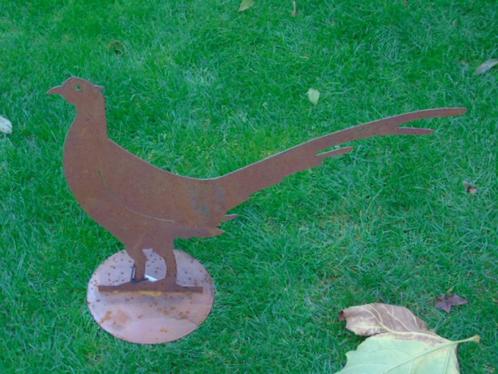 beeld gemaakt van roestig smeedijzer op een bord..., Tuin en Terras, Tuinbeelden, Nieuw, Dierenbeeld, Metaal, Ophalen