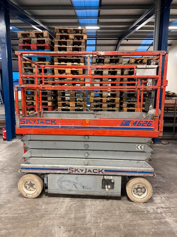 Skyjack schaarlift, Zakelijke goederen, Machines en Bouw | Liften, Steigers en Ladders, Ophalen