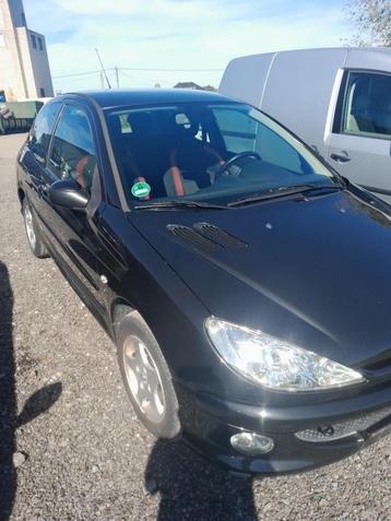 Peugeot 206 Met technische controle 10 maanden jaar 2026 beschikbaar voor biedingen