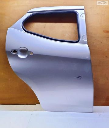 Portier deur rechtsachter Toyota Aygo B4 2014-2020 beschikbaar voor biedingen