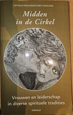 Midden in de Cirkel, Ophalen of Verzenden, Zo goed als nieuw, Diverse auteurs