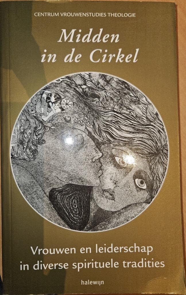 Midden in de Cirkel, Boeken, Godsdienst en Theologie, Zo goed als nieuw, Ophalen of Verzenden