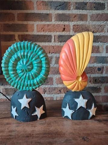 2 houten sculpturen van Anna efverlund  beschikbaar voor biedingen
