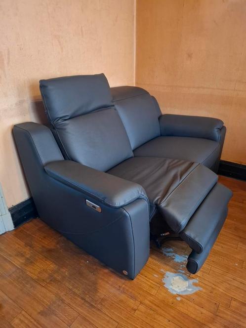 Lederen tweezit zetel (167), elektrische stoel + Éénzit (106, Huis en Inrichting, Zetels | Zetels en Chaises Longues, Nieuw, Ophalen