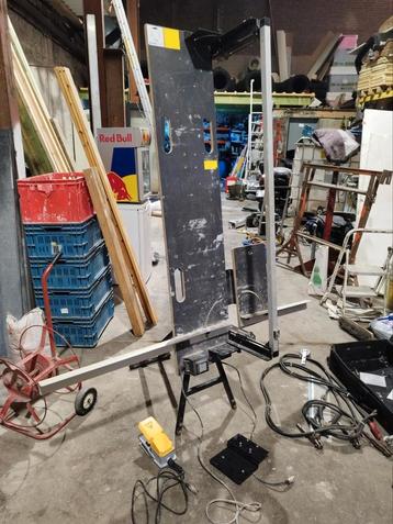 Coupe isolant électrique à vendre  beschikbaar voor biedingen
