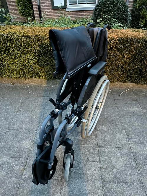 lichtgewicht opvouwbare rolstoel  Invacare action goedestaat, Diversen, Rolstoelen, Zo goed als nieuw, Handbewogen rolstoel, Inklapbaar