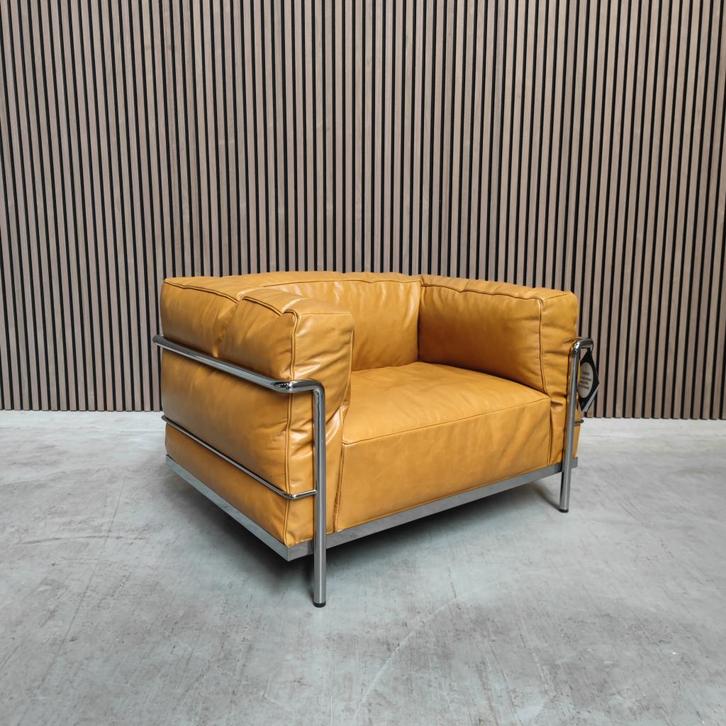 Cassina LC3 - camel naturel leder, Antiek en Kunst, Antiek | Meubels | Stoelen en Sofa's, Ophalen of Verzenden