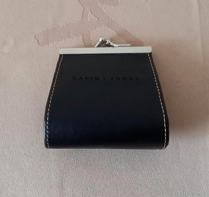 Portemonnee merk David Jones., Handtassen en Accessoires, Portemonnees, Zo goed als nieuw, Overige merken, Zwart, Met knipsluiting