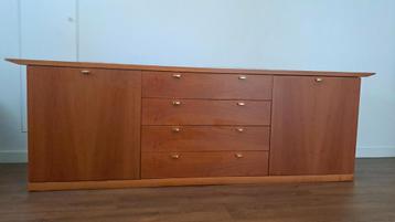 Design dressoir kersenhout beschikbaar voor biedingen