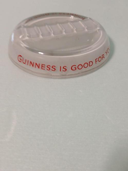 Vintage GUINNESS IS GOED VOOR JE: asbak van doorzichtig glas, Verzamelen, Rookartikelen, Aanstekers en Luciferdoosjes, Zo goed als nieuw