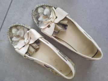 Cinderella beschikbaar voor biedingen