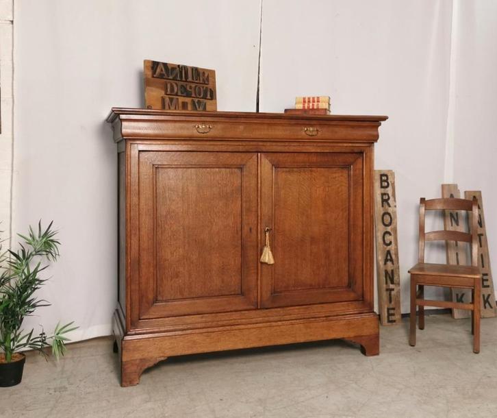 Grote antieke Louis Philippe BAHUT kast zw eik H 139 B 153, Antiek en Kunst, Antiek | Meubels | Kasten, Ophalen
