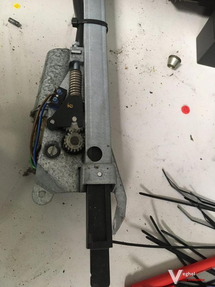 Mercedes w124 coupe 1987 gordelaangever links, Auto-onderdelen, Interieur en Bekleding, Gebruikt, Ophalen of Verzenden