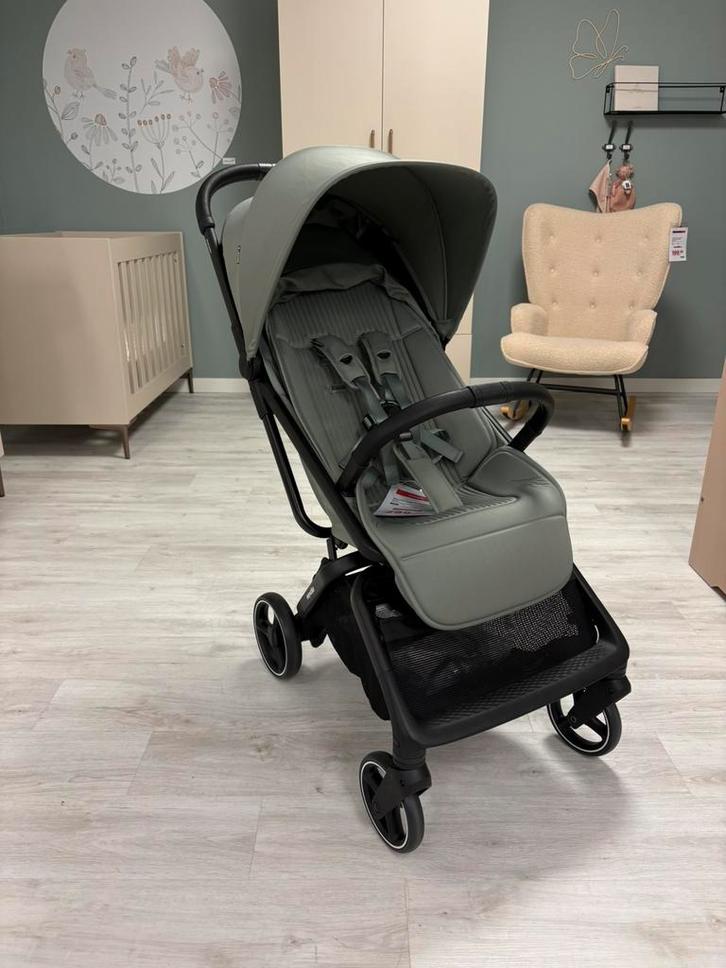 Easywalker buggy Rockey M fresh green, Kinderen en Baby's, Buggy's, Zo goed als nieuw, Overige merken, Regenhoes, Verstelbare rugleuning