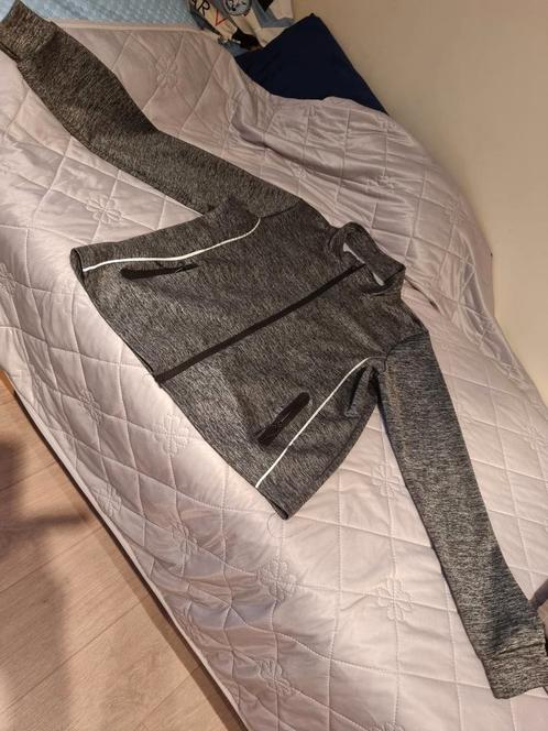Mooie sportief jasje maat 46
In super perfecte staat, Kleding | Dames, Grote Maten, Zo goed als nieuw, Ophalen of Verzenden
