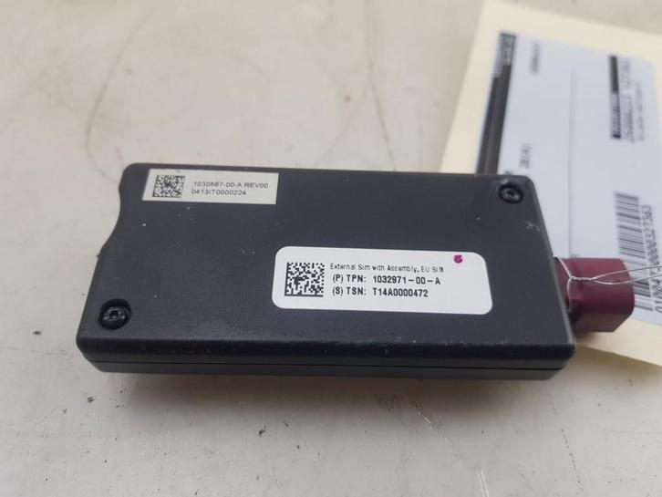 DIVERSEN Simkaart houder Model S (|103735300A|103058700A|), Auto-onderdelen, Overige Auto-onderdelen, Overige automerken, Gebruikt