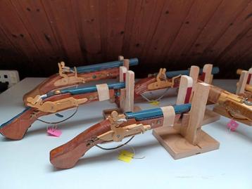 Revolvers Steampunk style  beschikbaar voor biedingen