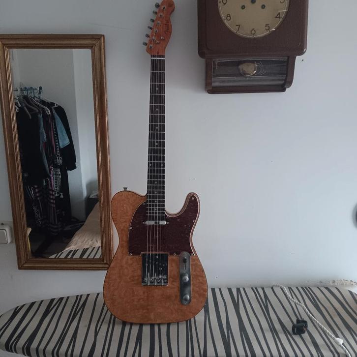 Te koop aangeboden Telecaster model, Muziek en Instrumenten, Snaarinstrumenten | Gitaren | Elektrisch, Zo goed als nieuw, Solid body