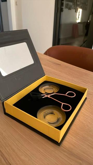 Magnetisch eye lashes beschikbaar voor biedingen