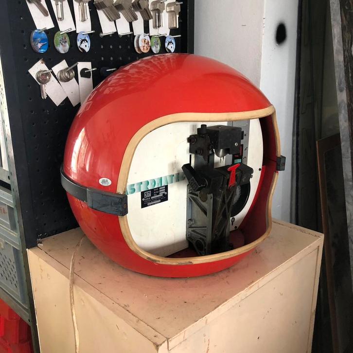Spacehelmet sleutel duplicator, Verzamelen, Elektronische Apparatuur, Ophalen