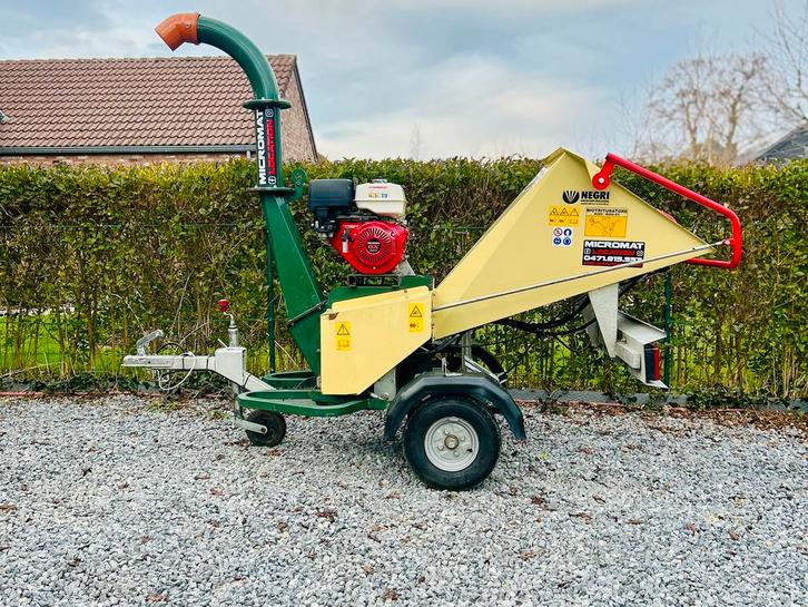 Location Broyeur de branches et végétaux, Tuin en Terras, Hakselaars, Zo goed als nieuw, Benzine, Ophalen