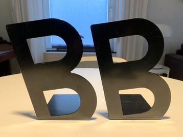 Zwarte metalen boekensteun (2 stuks) beschikbaar voor biedingen