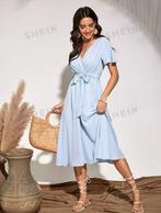 Shein - jurk - korte mouw - (baby)blauw - maat L, Kleding | Dames, Blauw, Shein, Maat 42/44 (L), Onder de knie