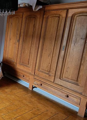 Kleerkast massief eik beschikbaar voor biedingen
