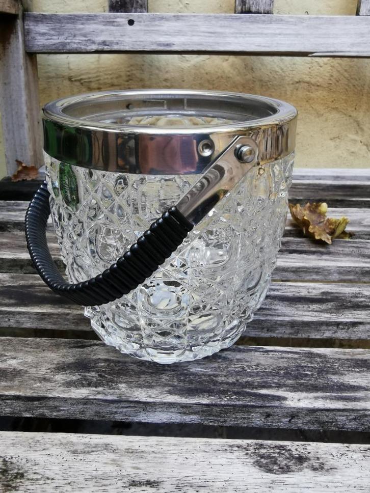 Ijsemmer vintage in geslepen glas met zilverkleurige rand., Antiek en Kunst, Antiek | Glaswerk en Kristal, Ophalen of Verzenden