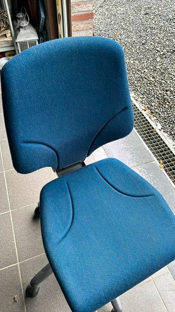 Chaise de bureau professionnelle Giroflex bleue 