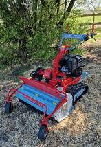 Débroussailleuse à fléaux sur chenilles