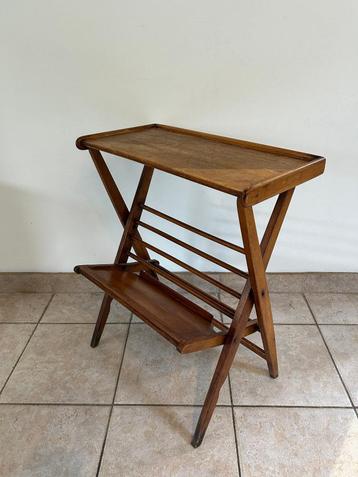 Vintage Scandinavische tijdschriftenhouder beschikbaar voor biedingen