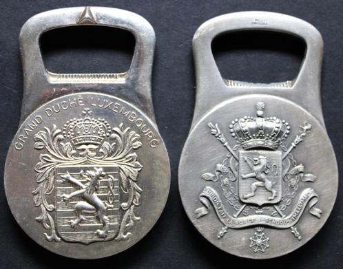 Twee verzilverde flesopeners met Embleem ~Christofle France~, Verzamelen, Militaria | Algemeen, Overige soorten, Overige typen