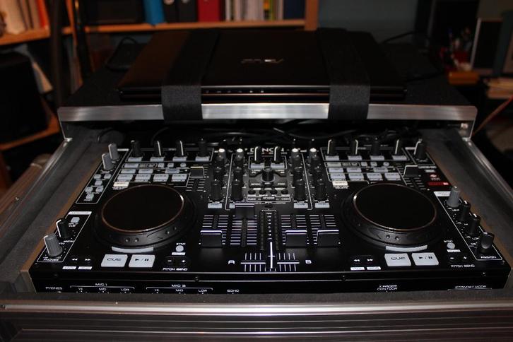 Contrôleur DJ Denon DN-MC6000 + Flight Case Pro Laptop Ready, Musique & Instruments, DJ sets & Platines, Comme neuf, DJ-Set, Denon