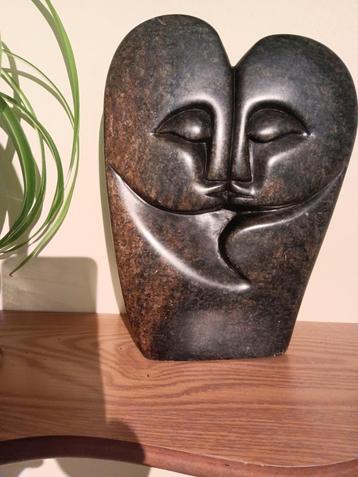 Beeld Lovers van Walter Maponga beschikbaar voor biedingen