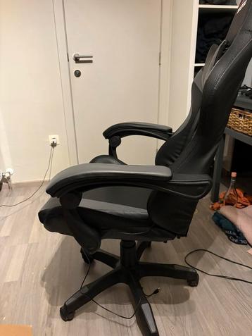 Gaming bereau/ gaming stoel amstrad beschikbaar voor biedingen