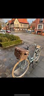 Mooie dames/stadfiets met mand, Fietsen en Brommers, Fietsen | Dames | Damesfietsen, Ophalen, Gebruikt