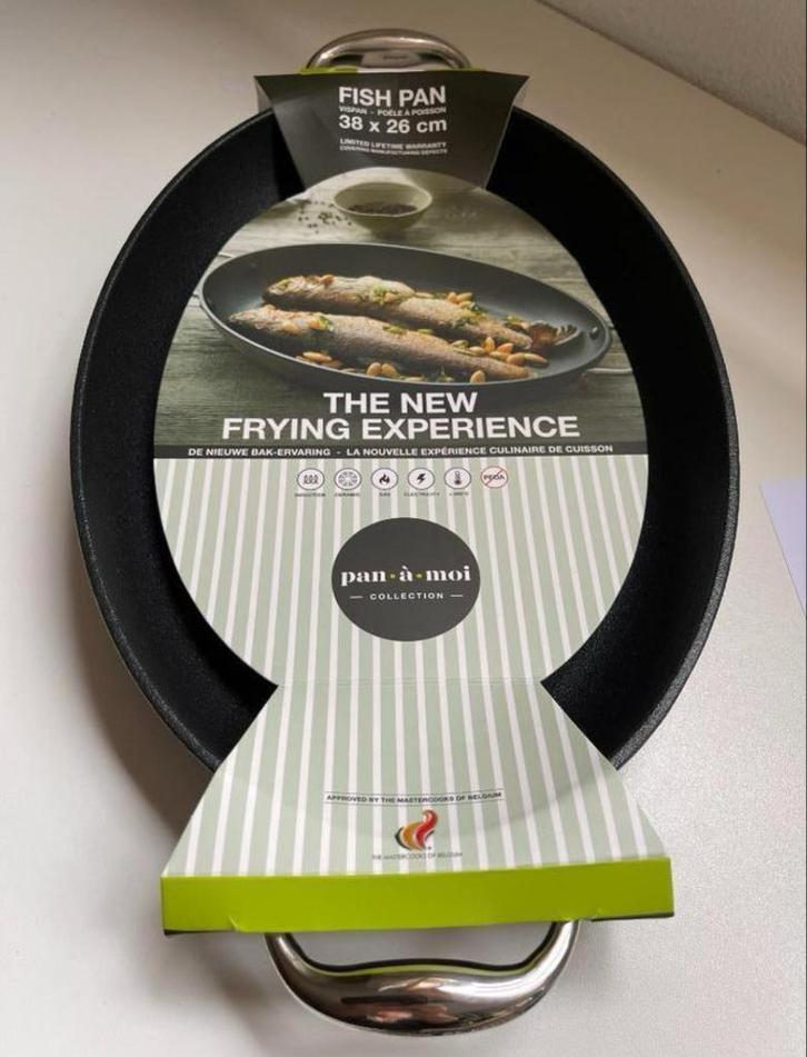 Nieuw Ovalen pan Point-Virgule, Huis en Inrichting, Keuken | Potten en Pannen, Gietijzer, Ophalen of Verzenden