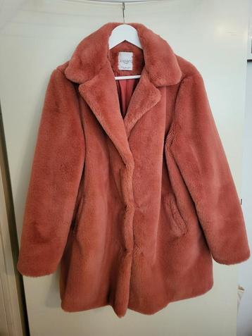 Manteau tout doux beschikbaar voor biedingen