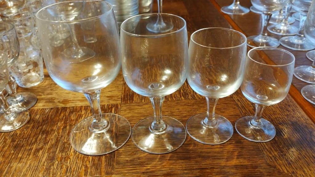 Glasservies 48 stuks, Ophalen, Zo goed als nieuw