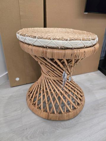 Rotan bijzettafel NIEUW!! beschikbaar voor biedingen
